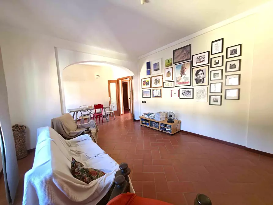 Immagine 3 di Appartamento in vendita  a Massa