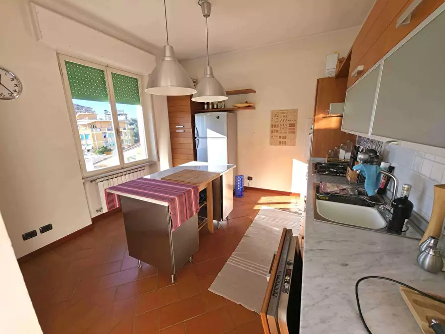 Immagine 11 di Appartamento in vendita  a Massa