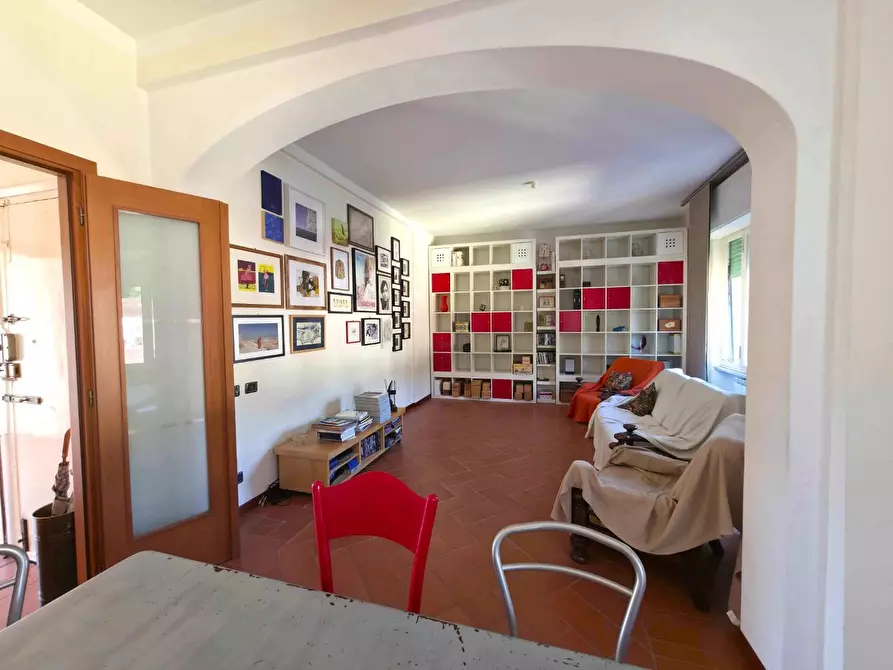 Immagine 4 di Appartamento in vendita  a Massa