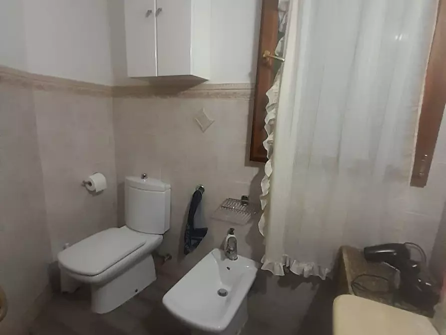 Immagine 15 di Appartamento in vendita  a Livorno