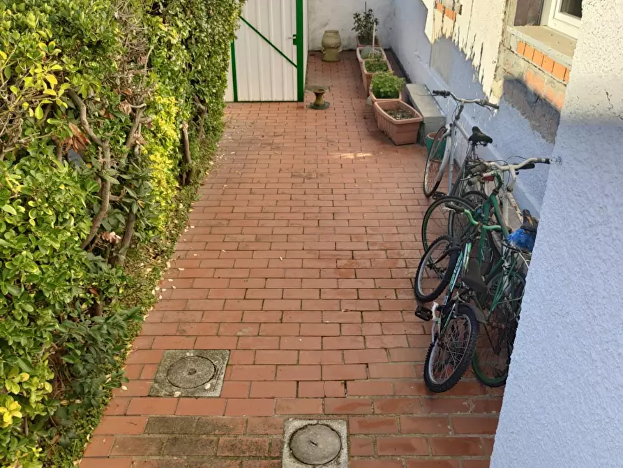 Immagine 37 di Casa semindipendente in vendita  a Viareggio