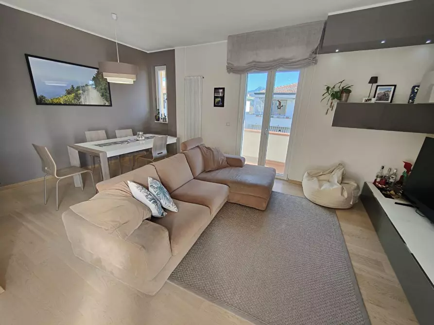 Immagine 4 di Casa semindipendente in vendita  a Viareggio