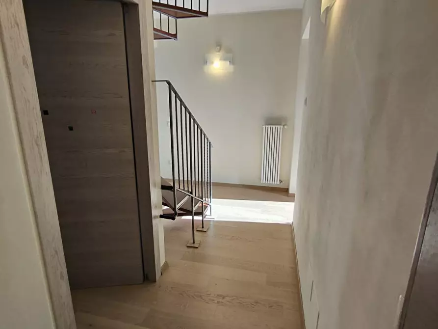 Immagine 21 di Casa semindipendente in vendita  a Viareggio