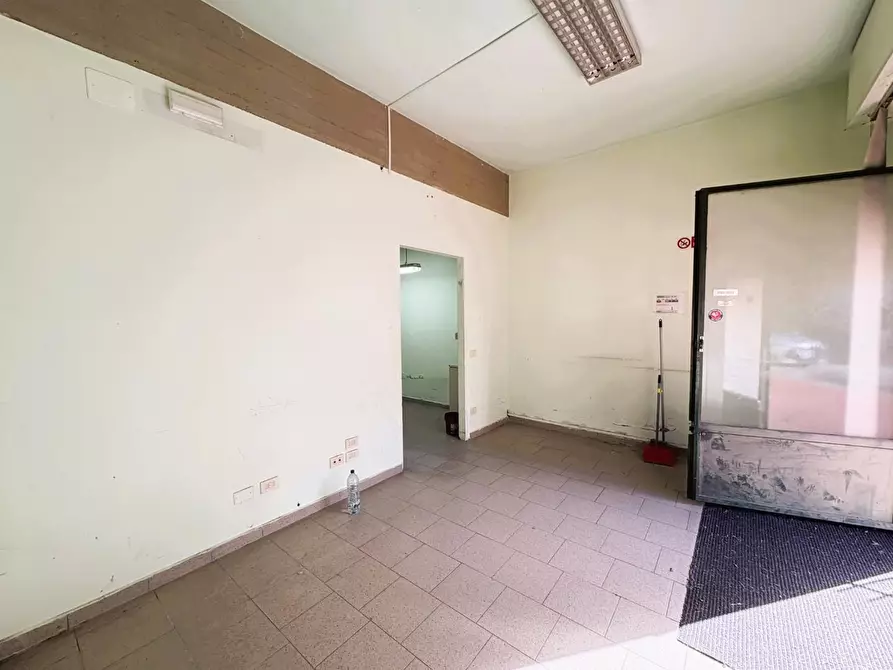 Immagine 7 di Locale commerciale in vendita  a Empoli
