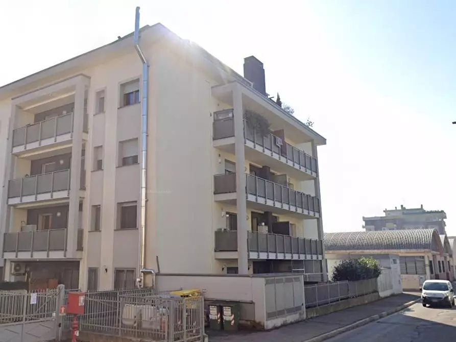 Immagine 1 di Appartamento in vendita  a Rozzano