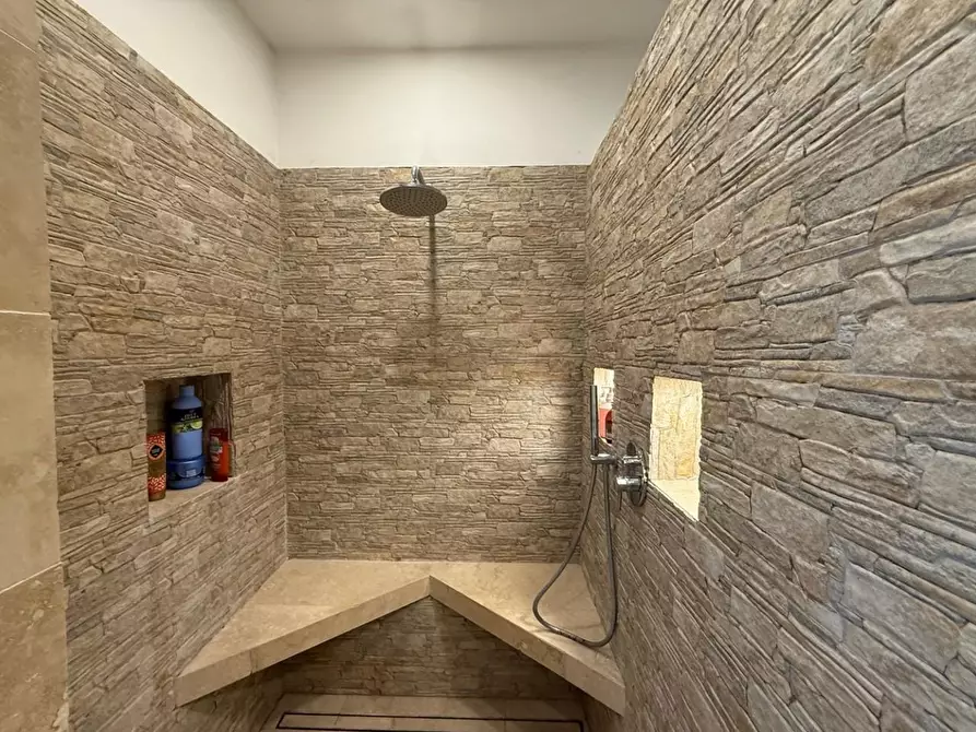 Immagine 12 di Appartamento in vendita  a Certaldo