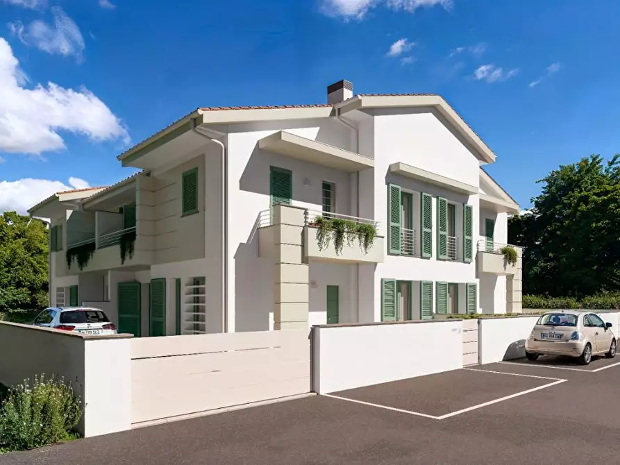 Immagine 1 di Casa quadrifamiliare in vendita  a Pontedera