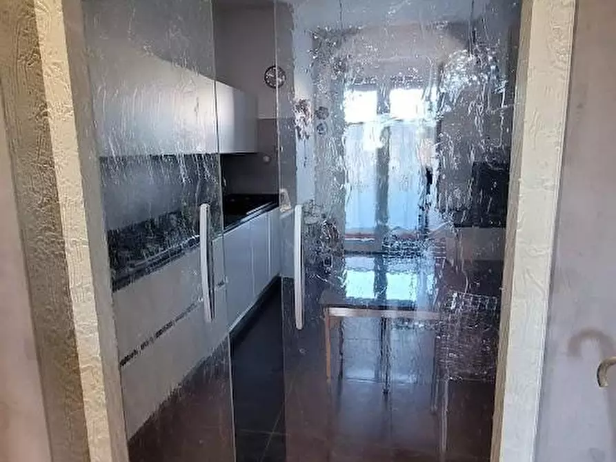 Immagine 13 di Appartamento in vendita  a Carrara