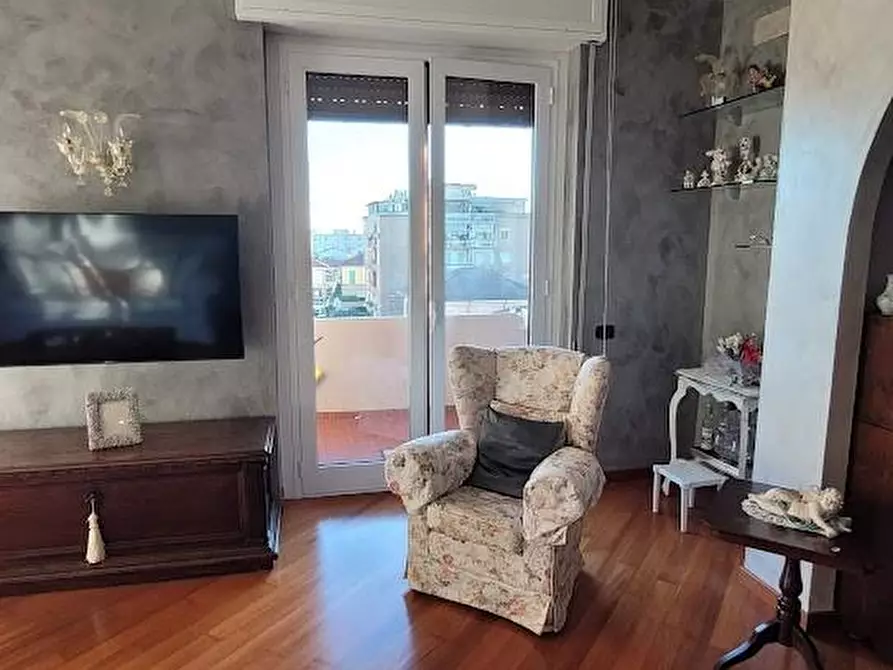 Immagine 4 di Appartamento in vendita  a Carrara