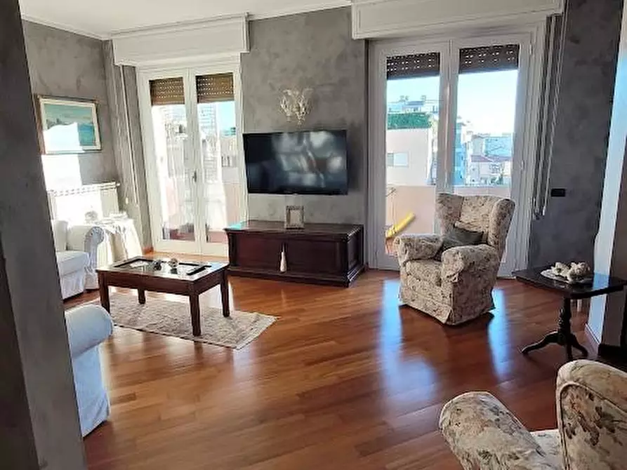 Immagine 2 di Appartamento in vendita  a Carrara