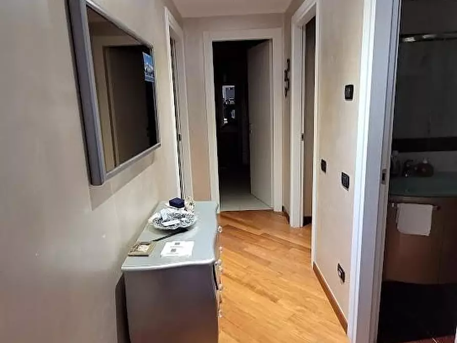 Immagine 19 di Appartamento in vendita  a Carrara