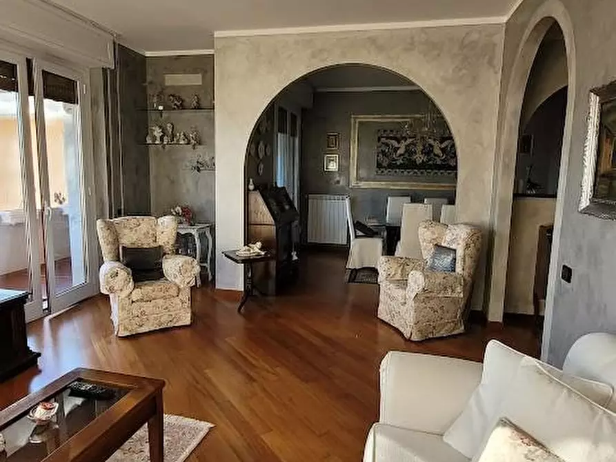 Immagine 5 di Appartamento in vendita  a Carrara