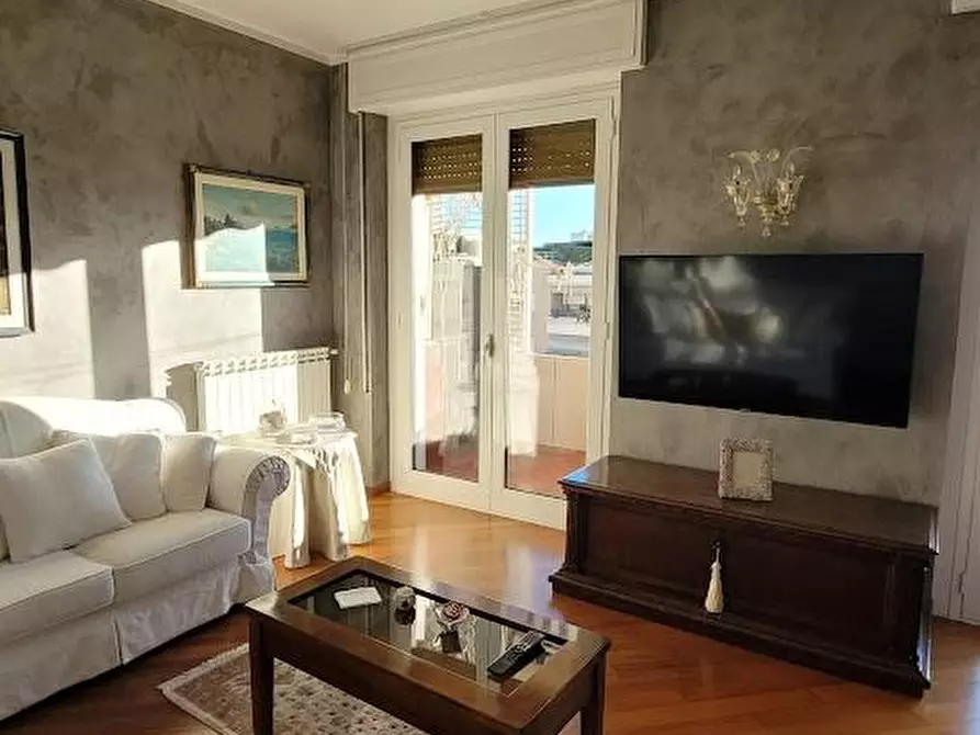 Immagine 3 di Appartamento in vendita  a Carrara