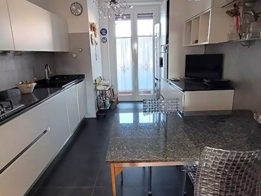 Immagine 14 di Appartamento in vendita  a Carrara