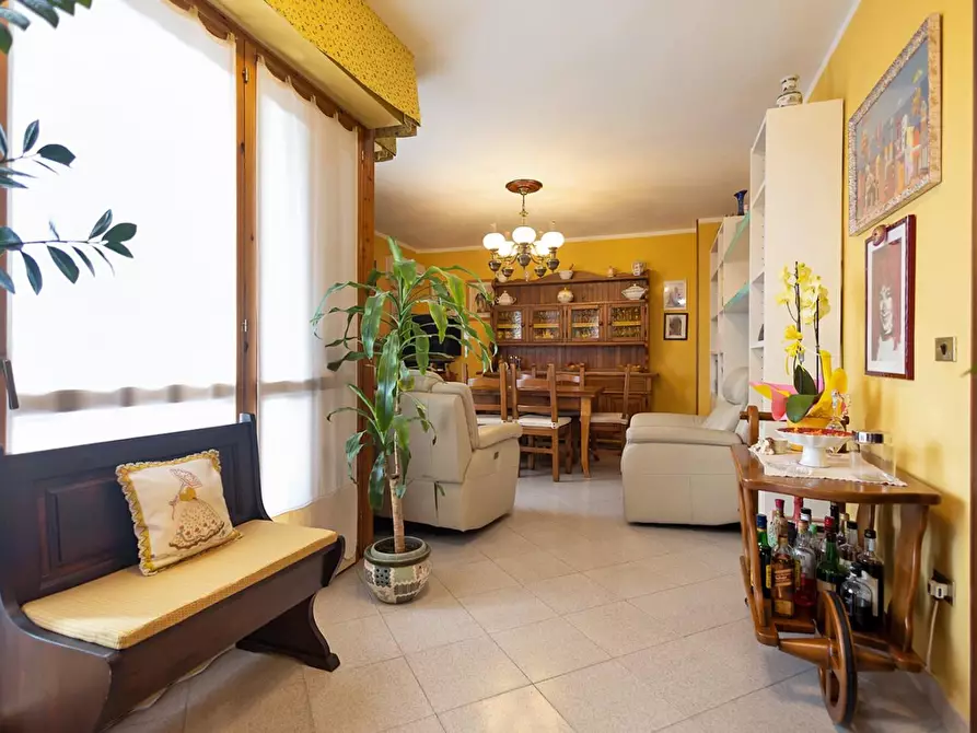 Immagine 3 di Appartamento in vendita  a Cascina