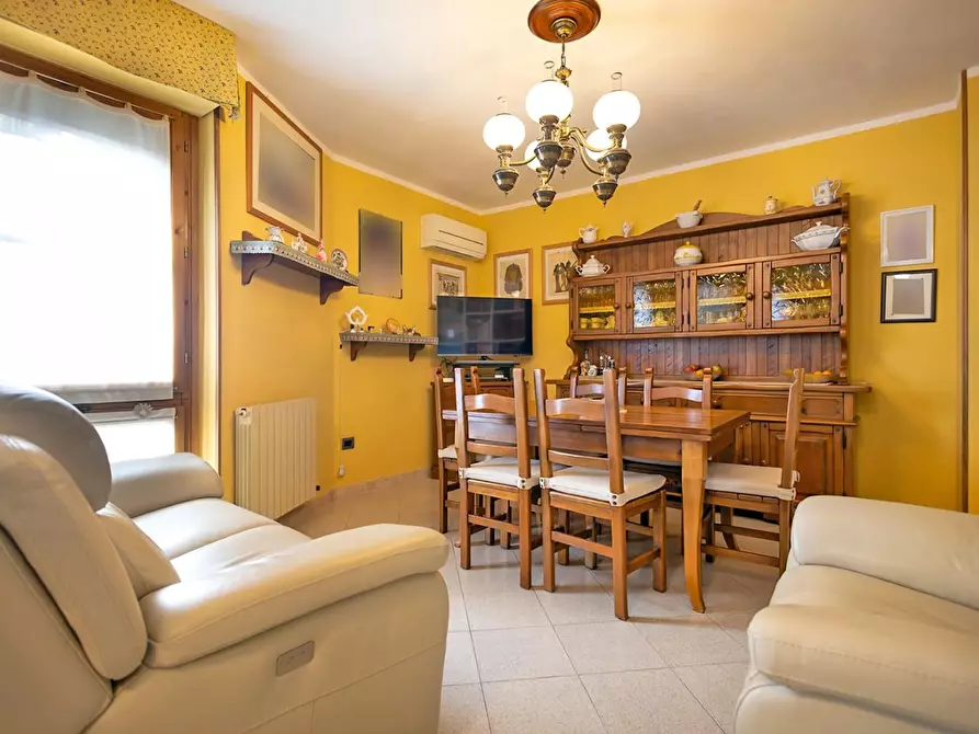 Immagine 2 di Appartamento in vendita  a Cascina