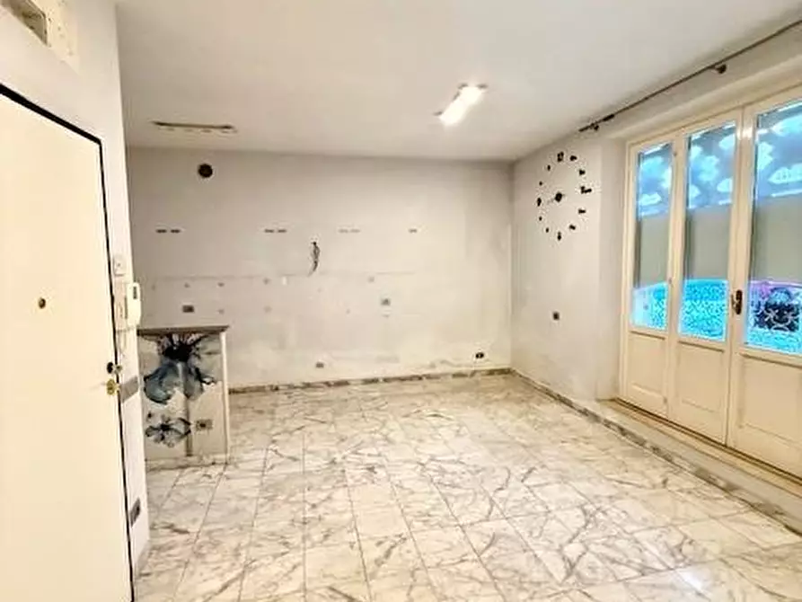 Immagine 2 di Appartamento in vendita  a Viareggio