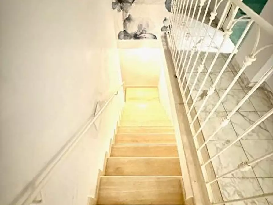 Immagine 10 di Appartamento in vendita  a Viareggio