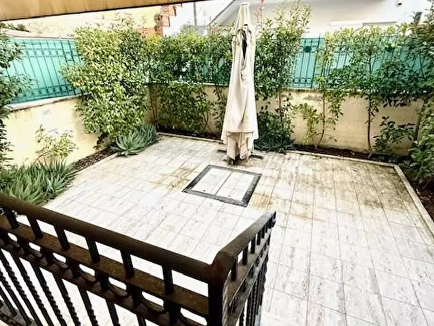 Immagine 16 di Appartamento in vendita  a Viareggio