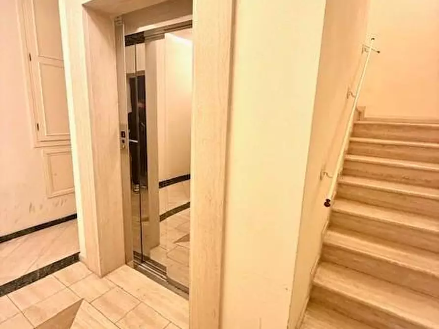 Immagine 15 di Appartamento in vendita  a Viareggio