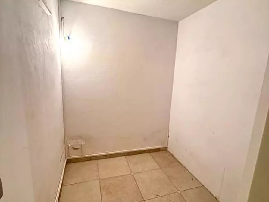 Immagine 13 di Appartamento in vendita  a Viareggio