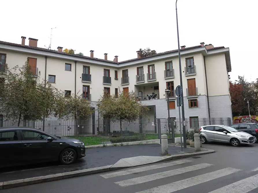 Immagine 1 di Laboratorio in vendita  a Milano