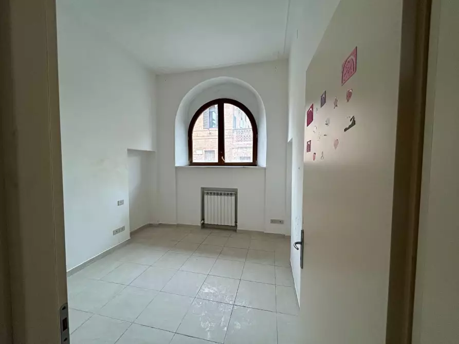 Immagine 10 di Appartamento in vendita  a Siena