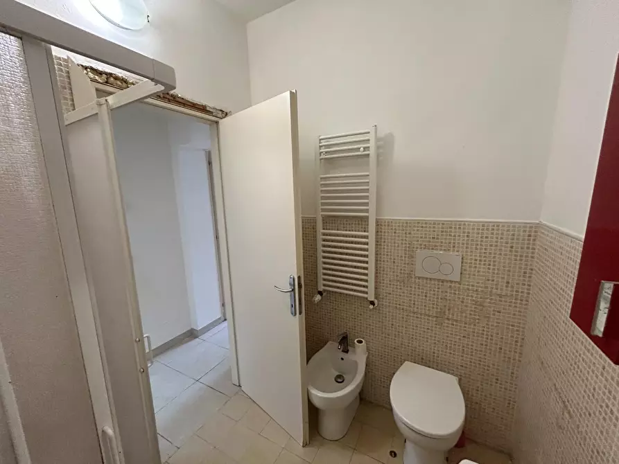 Immagine 16 di Appartamento in vendita  a Siena