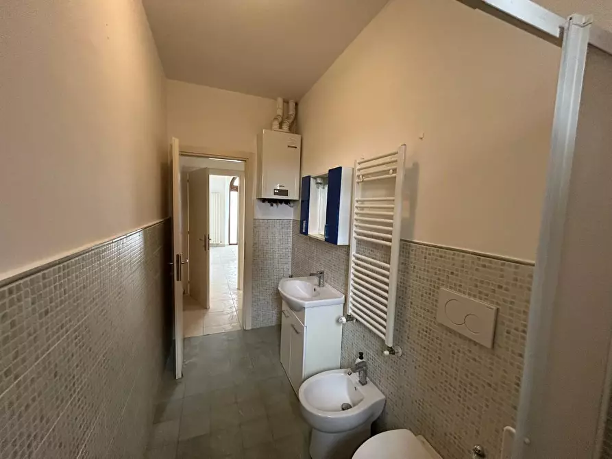 Immagine 9 di Appartamento in vendita  a Siena