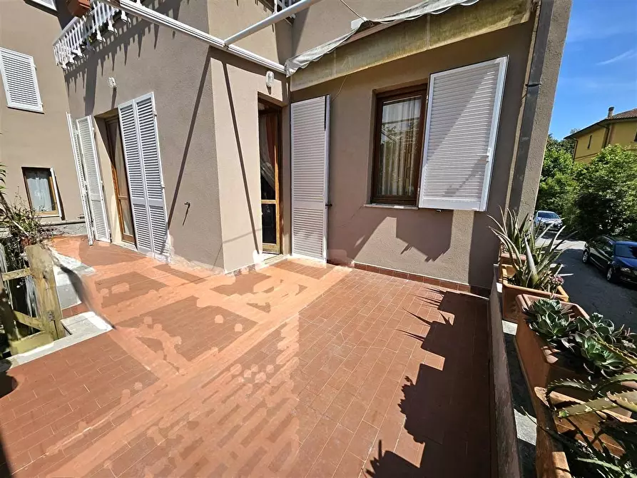 Immagine 3 di Appartamento in vendita  a Massa