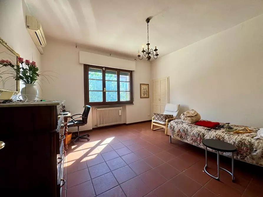 Immagine 8 di Villa in vendita  a Pontedera