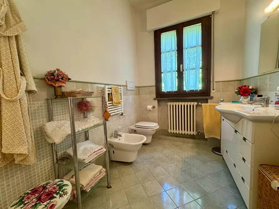 Immagine 10 di Villa in vendita  a Pontedera