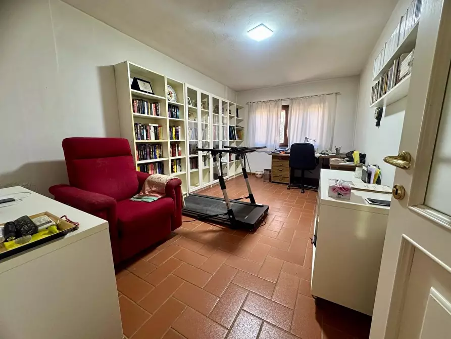 Immagine 17 di Villa in vendita  a Pontedera