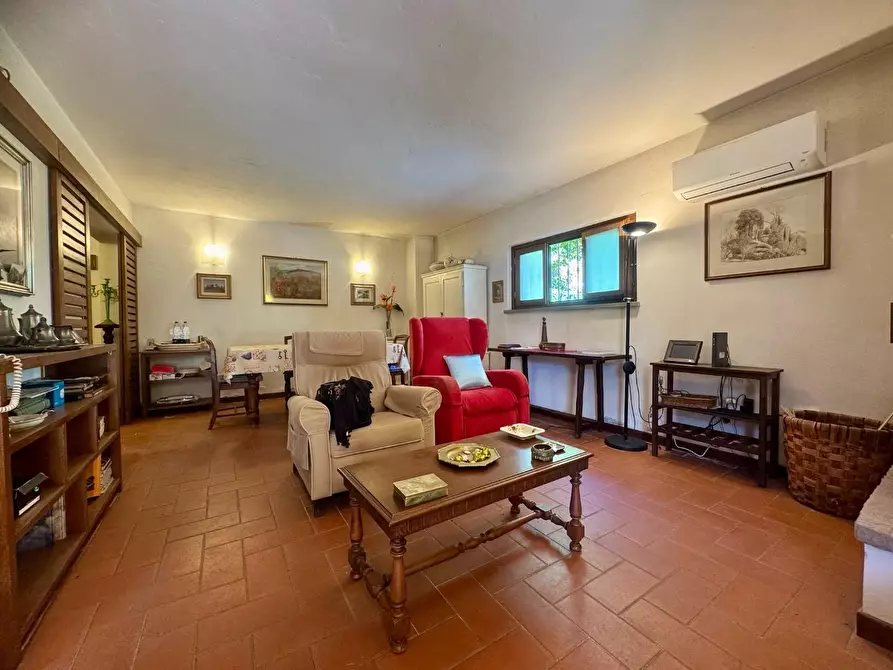 Immagine 12 di Villa in vendita  a Pontedera