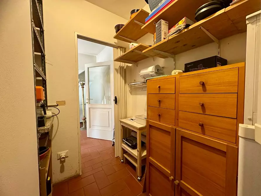 Immagine 15 di Villa in vendita  a Pontedera