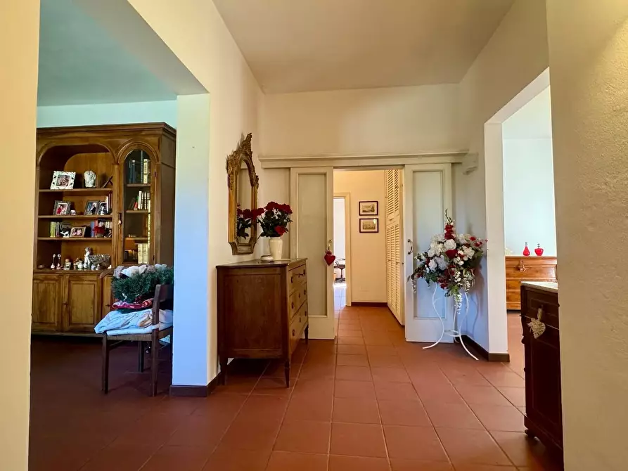 Immagine 5 di Villa in vendita  a Pontedera