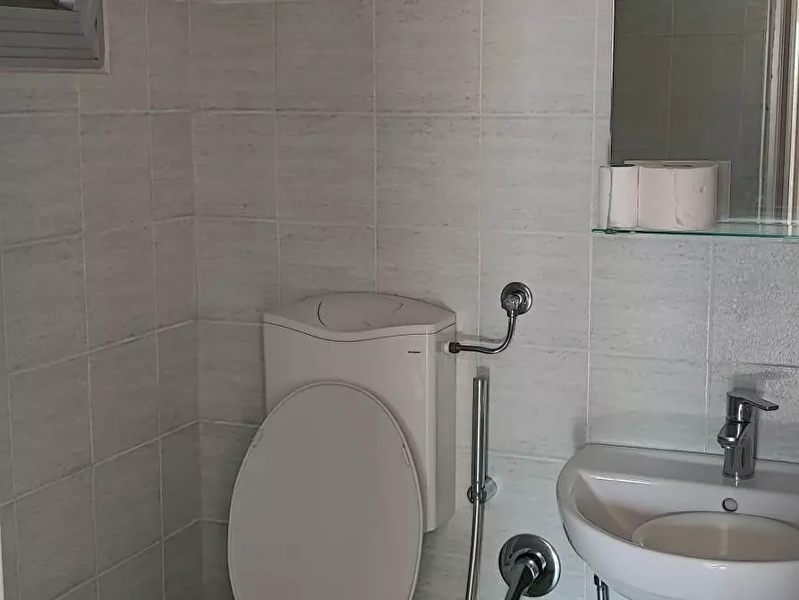 Immagine 8 di Appartamento in vendita  a Camaiore