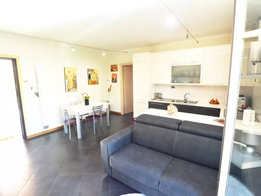 Immagine 9 di Appartamento in vendita  a Lucca