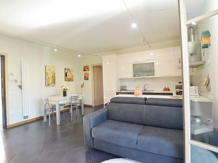 Immagine 7 di Appartamento in vendita  a Lucca