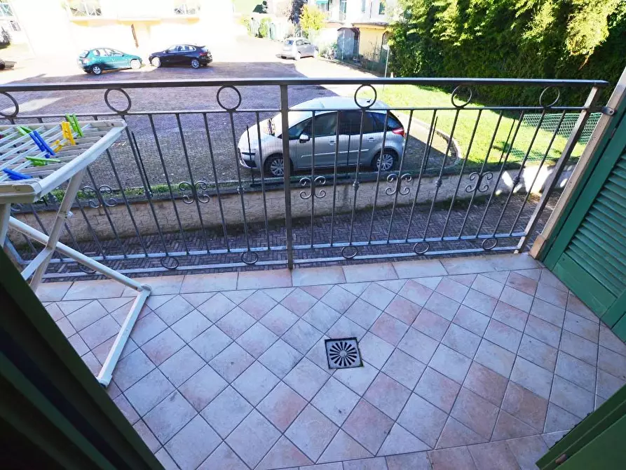 Immagine 10 di Appartamento in vendita  a Lucca