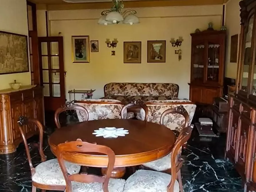 Immagine 3 di Appartamento in vendita  a Carrara