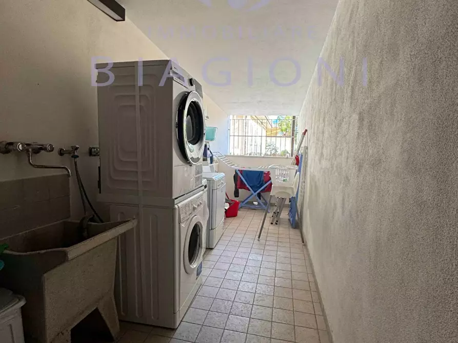 Immagine 19 di Appartamento in vendita  a Pietrasanta