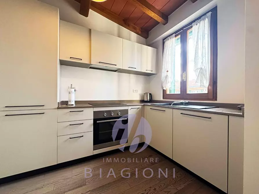 Immagine 1 di Appartamento in vendita  a Pietrasanta