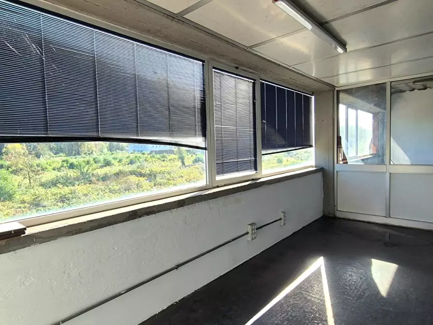 Immagine 9 di Attività artigianale in affitto  a Lucca