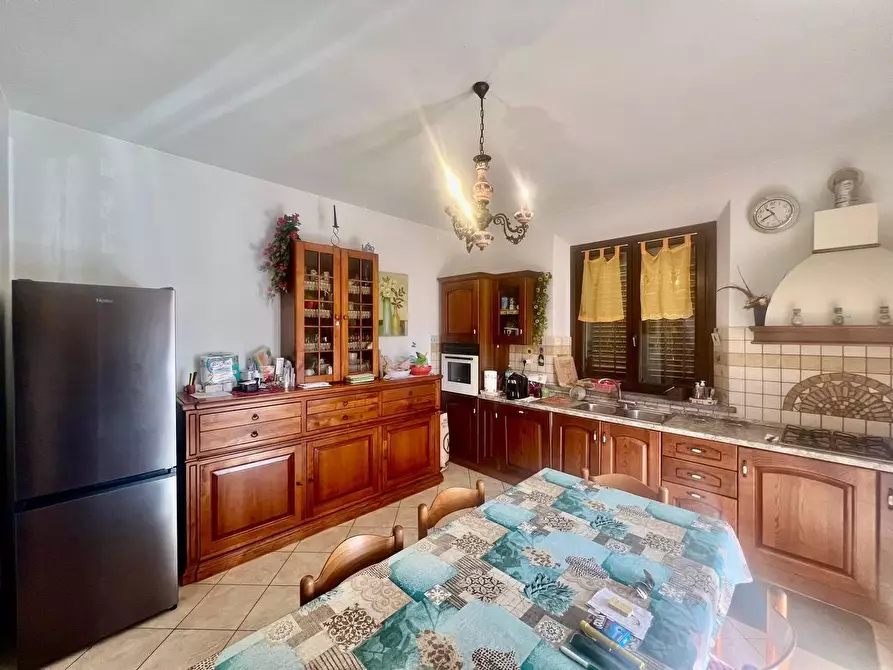 Immagine 10 di Villa in vendita  a San Giuliano Terme