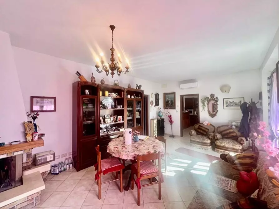 Immagine 6 di Villa in vendita  a San Giuliano Terme