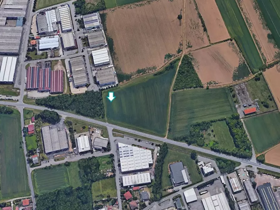 Immagine 1 di Terreno residenziale in vendita  a Castano Primo