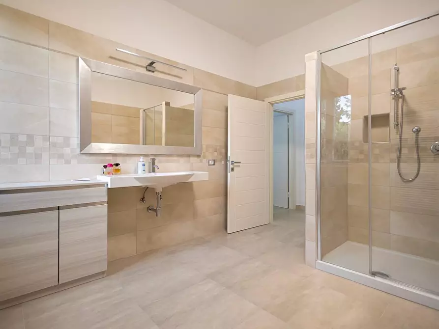 Immagine 19 di Casa indipendente in vendita  a Santa Maria A Monte