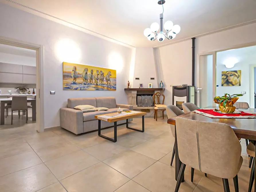 Immagine 7 di Casa indipendente in vendita  a Santa Maria A Monte