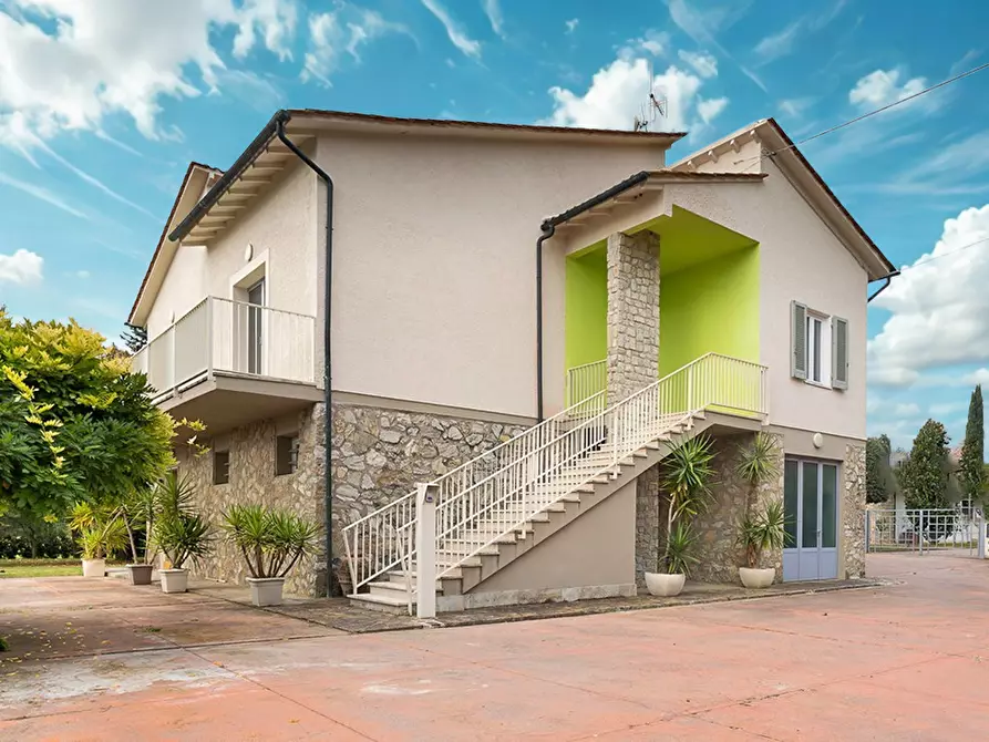 Immagine 1 di Casa indipendente in vendita  a Santa Maria A Monte